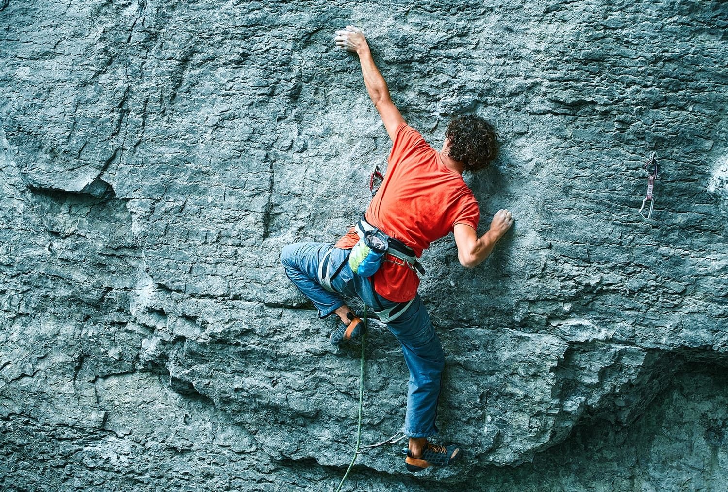 Climbers find a house in Mountain Side. Then they take a look inside!