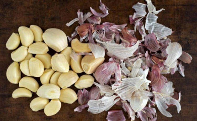 Garlic peels are worth their weight in gold! Just boil them once—the results are insane! ➤ blog.thegamesday.com