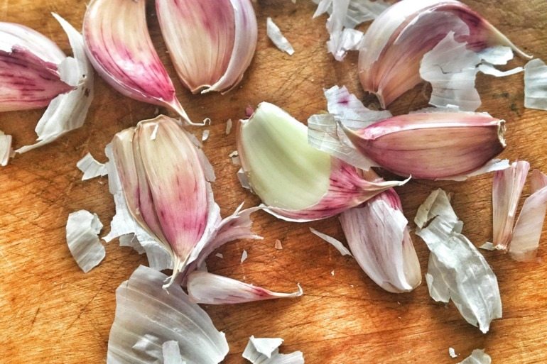 Garlic peels are worth their weight in gold! Just boil them once—the results are insane!